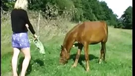 Tyttö Isot tissit ed ...