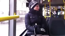 Lateksisukat poseera ...