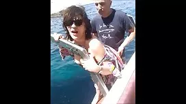 Pojat panivat yhden  ...