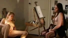 Nuori hattupäinen ty ...
