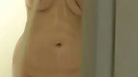 Blondi työntää iso k ...