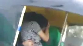 Kaksi nuori nainen o ...
